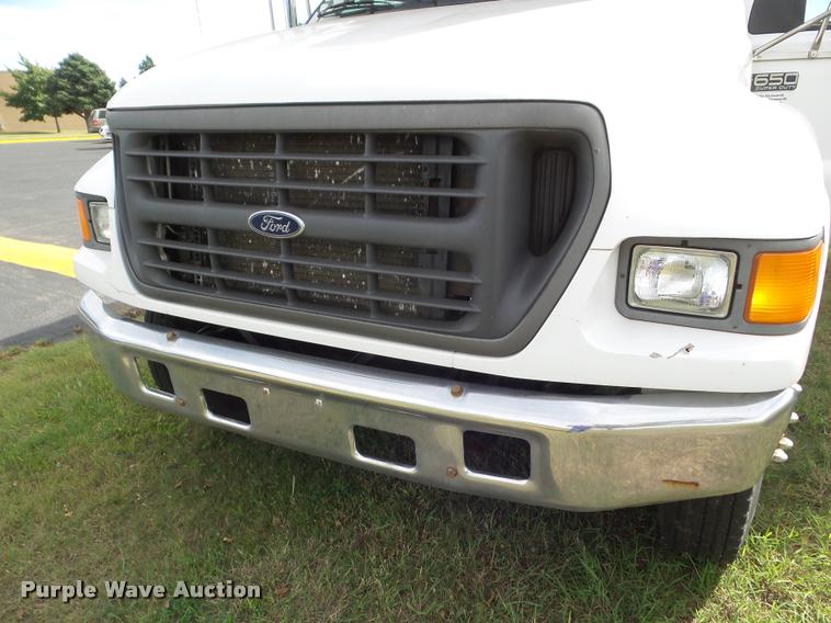 image for item AP9684 2003 Ford F650 box truck
