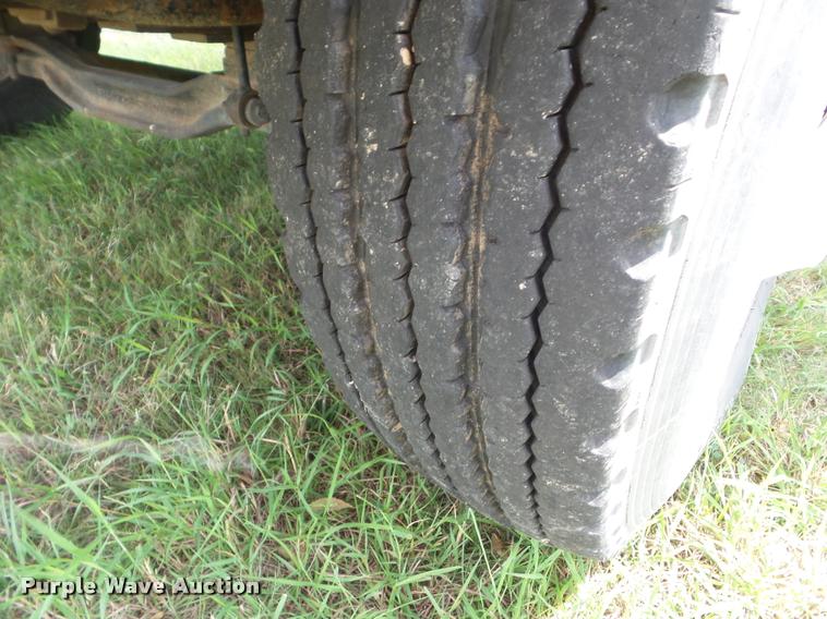 image for item AP9684 2003 Ford F650 box truck