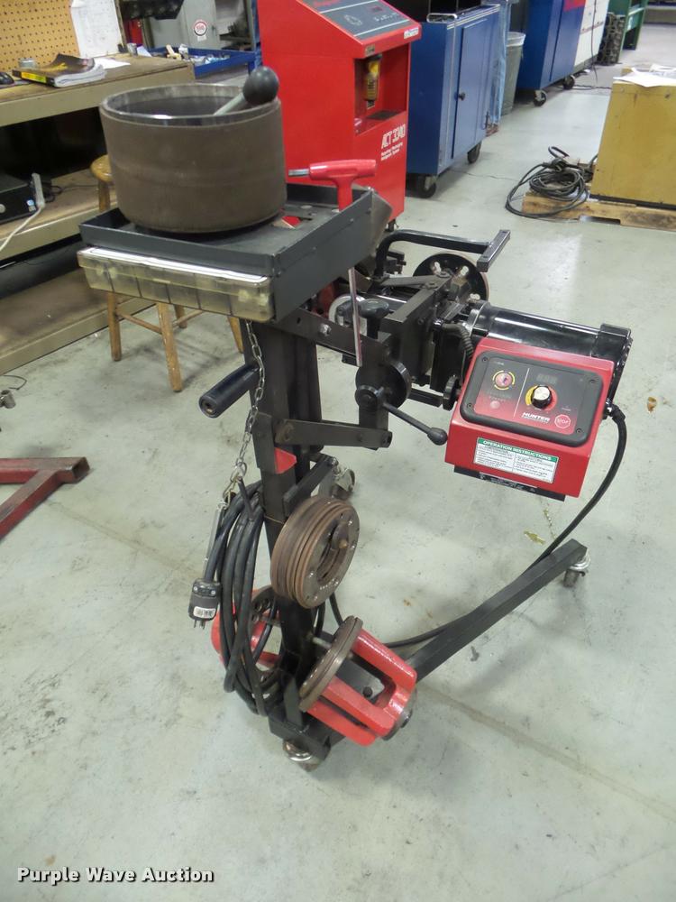 Hunter on car brake lathe in Pratt, KS Item AP9688 sold Purple Wave