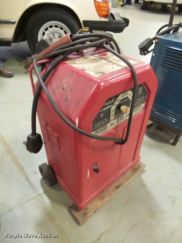 Lincoln AC arc welder in Pratt, KS | Item AP9695 sold | Purple Wave