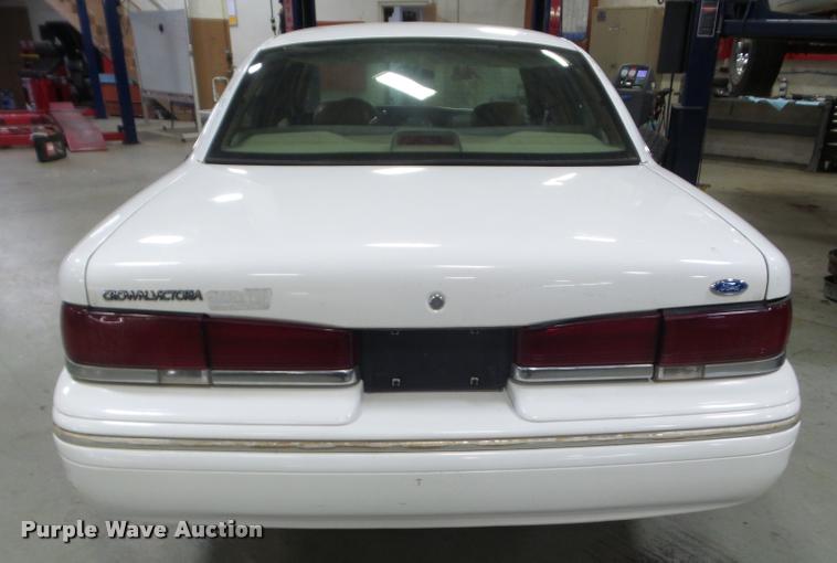 image for item AP9700 1996 Ford Crown Victoria Police Interceptor