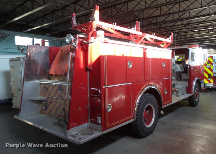 image for item BU9757 1990 Mack Pierce fire truck
