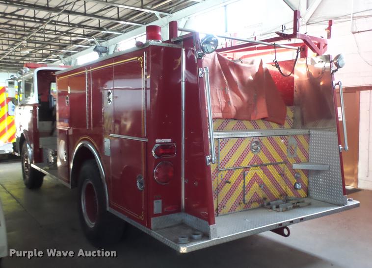 image for item BU9757 1990 Mack Pierce fire truck