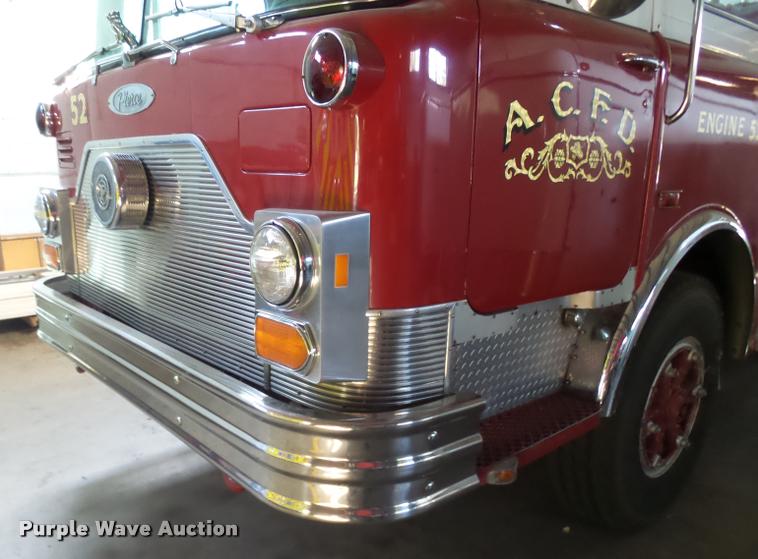image for item BU9757 1990 Mack Pierce fire truck