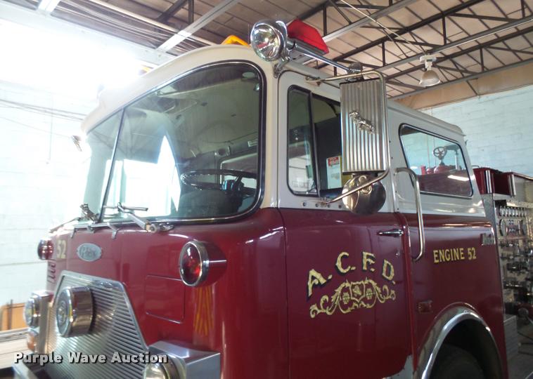 image for item BU9757 1990 Mack Pierce fire truck
