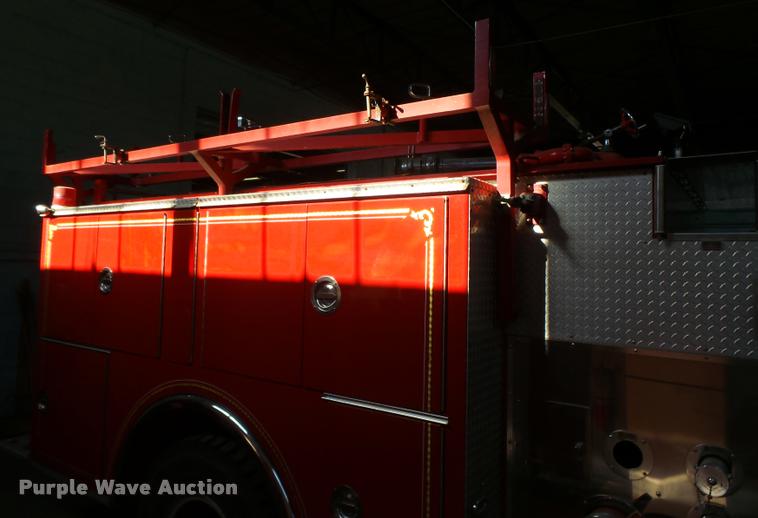 image for item BU9757 1990 Mack Pierce fire truck