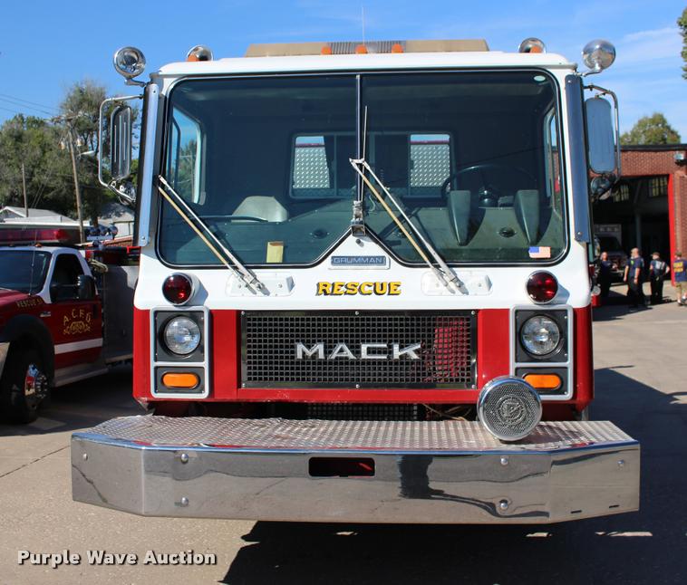 image for item BU9758 1987 Mack FC600 Firecat fire engine