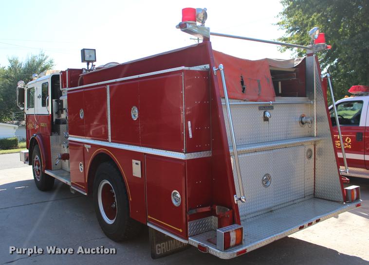 image for item BU9758 1987 Mack FC600 Firecat fire engine