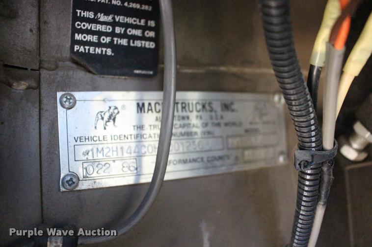 image for item BU9758 1987 Mack FC600 Firecat fire engine