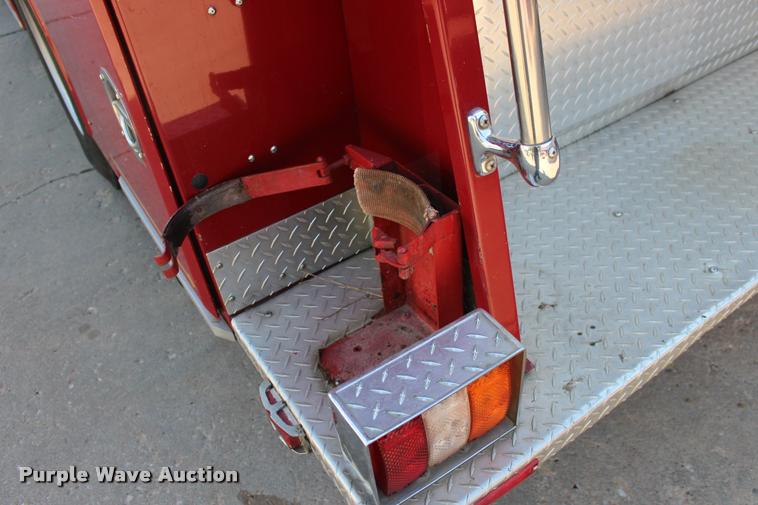 image for item BU9758 1987 Mack FC600 Firecat fire engine