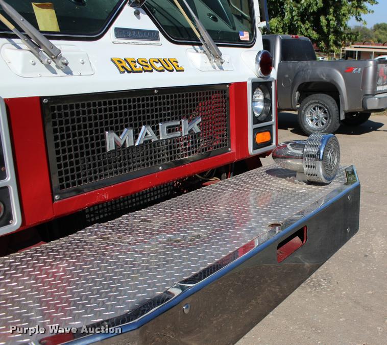image for item BU9758 1987 Mack FC600 Firecat fire engine