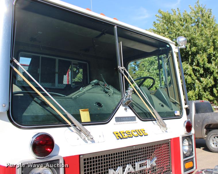 image for item BU9758 1987 Mack FC600 Firecat fire engine