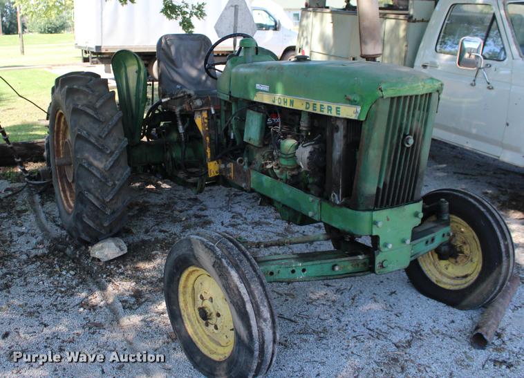image for item BU9769 John Deere 1010 tractor