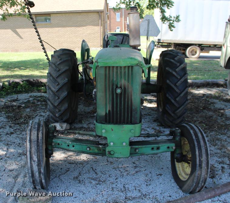 image for item BU9769 John Deere 1010 tractor