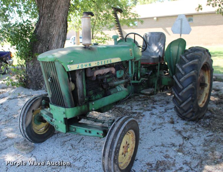 image for item BU9769 John Deere 1010 tractor