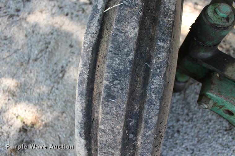 image for item BU9769 John Deere 1010 tractor