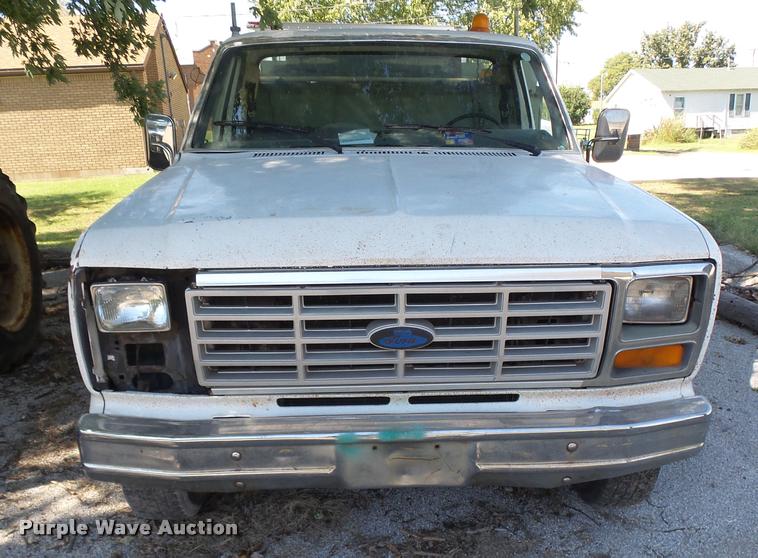 image for item BU9770 1985 Ford F250 pickup truck