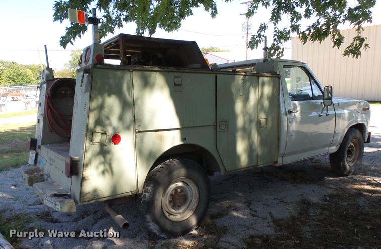 image for item BU9770 1985 Ford F250 pickup truck