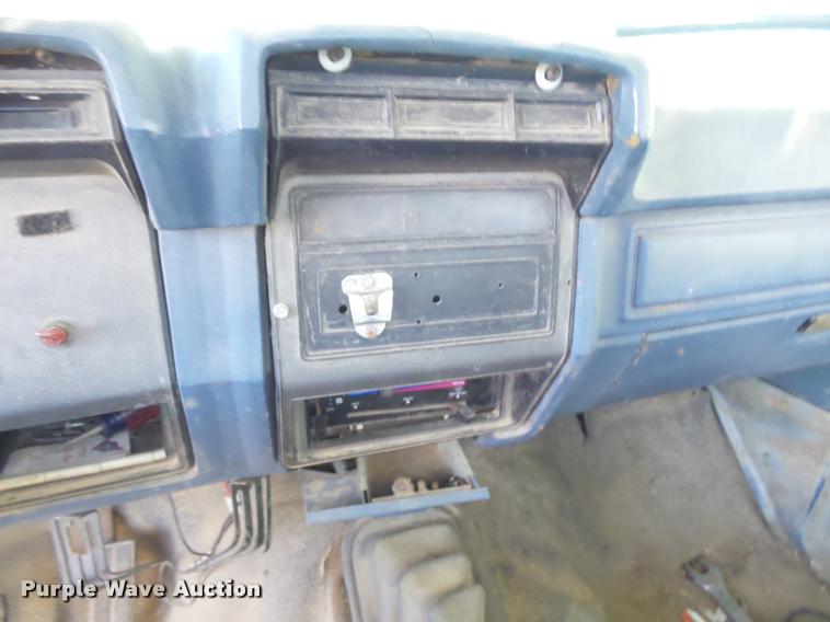 image for item BU9770 1985 Ford F250 pickup truck