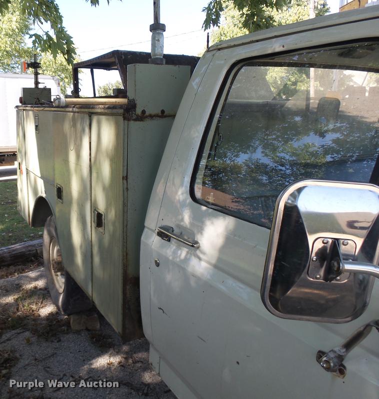 image for item BU9770 1985 Ford F250 pickup truck