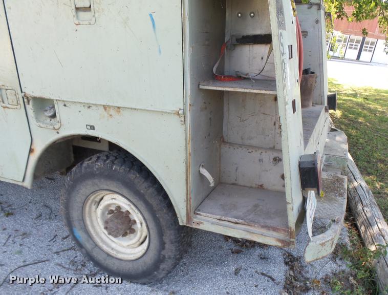 image for item BU9770 1985 Ford F250 pickup truck