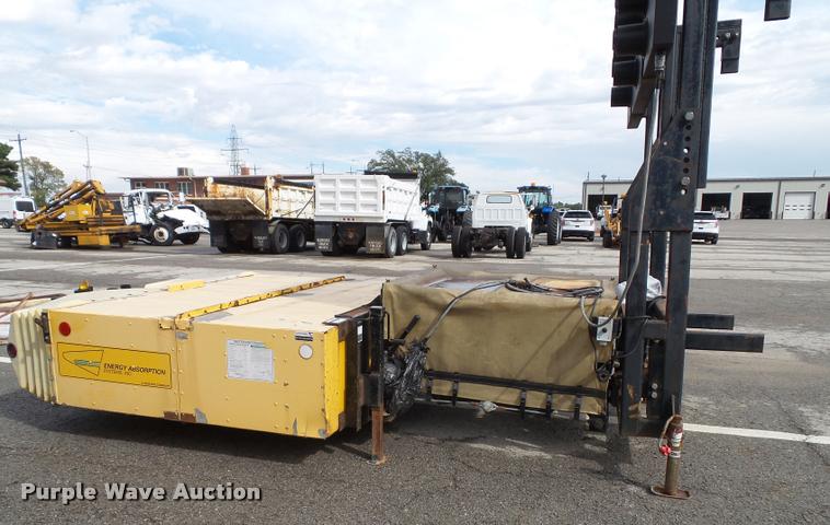 image for item BV9258 2005 Energy Absorption Systems crash attenuator with arrow board