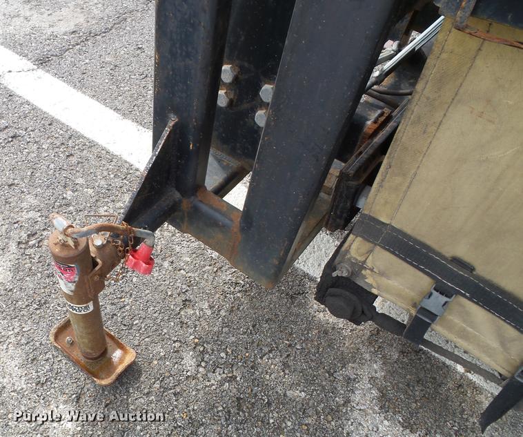 image for item BV9258 2005 Energy Absorption Systems crash attenuator with arrow board