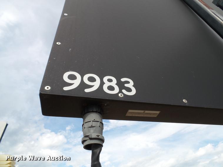 image for item BV9258 2005 Energy Absorption Systems crash attenuator with arrow board