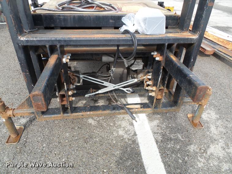 image for item BV9258 2005 Energy Absorption Systems crash attenuator with arrow board