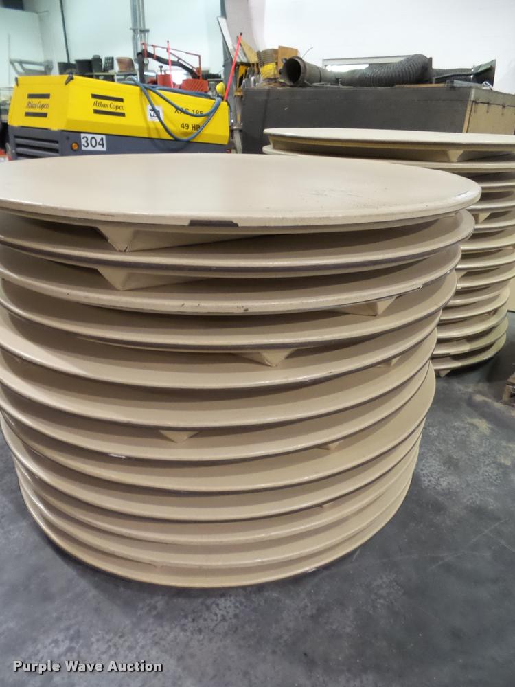 image for item BV9469 (54) 5' round tables