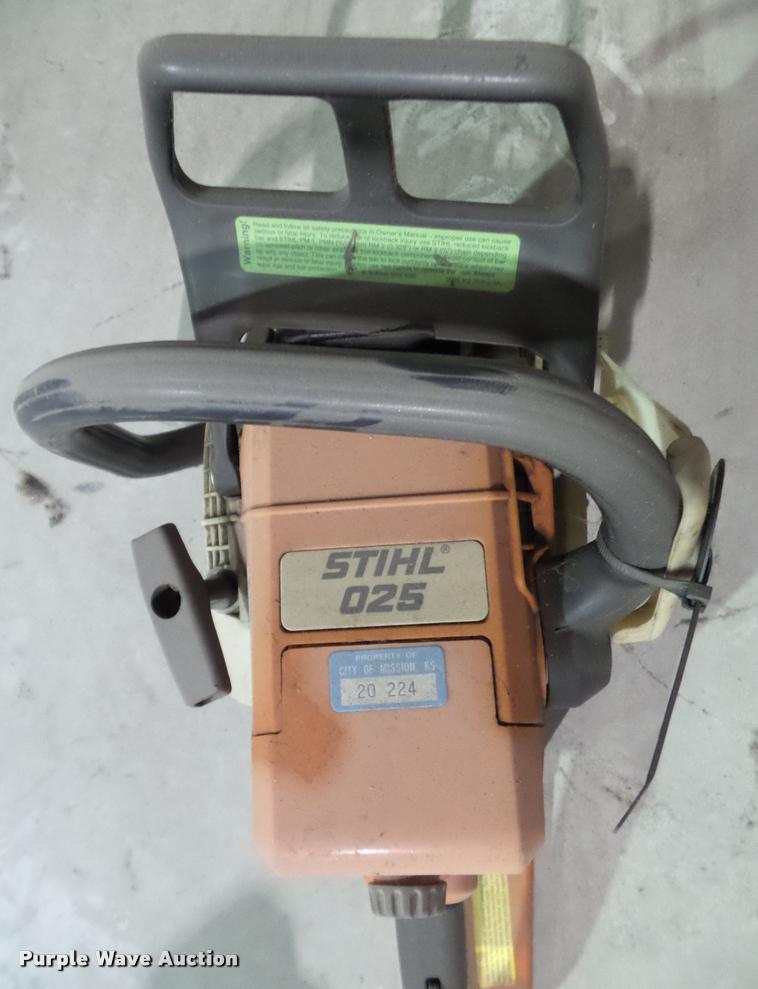 image for item BV9473 (2) Stihl saws