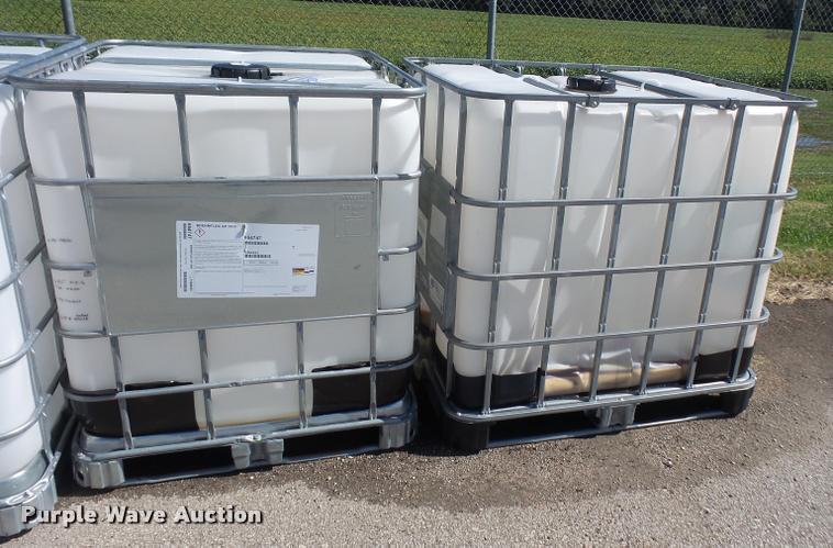 image for item BV9926 (11) 250 gallon totes