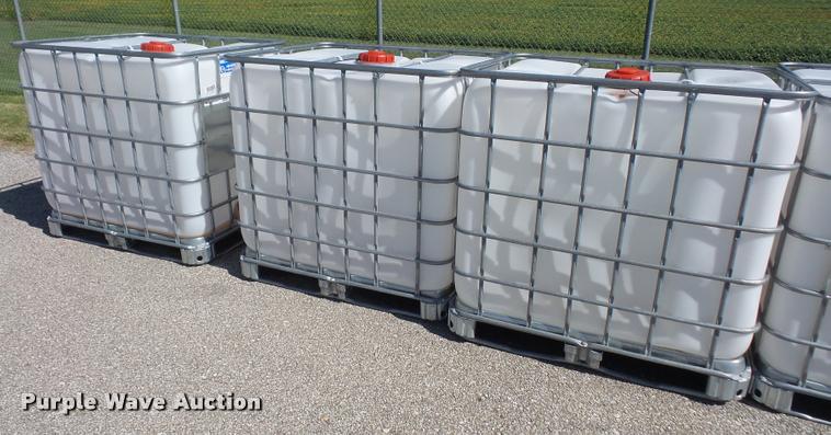 image for item BV9926 (11) 250 gallon totes