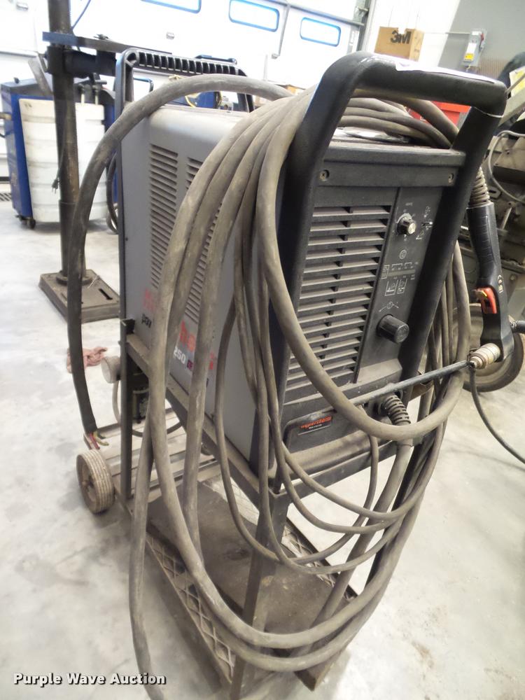Hypertherm Powermax 1250 G3 plasma cutter in Olathe, KS Item BV9963
