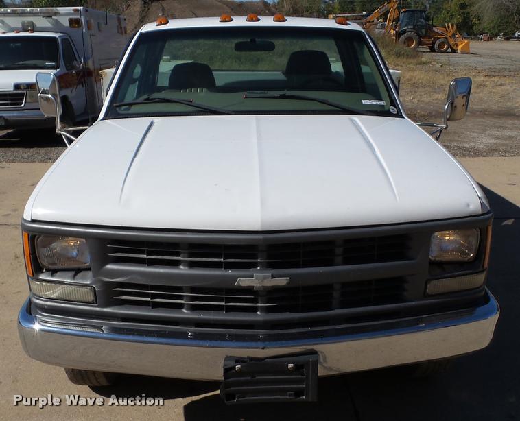 image for item BZ9866 1999 Chevrolet 3500 pickup truck