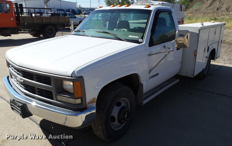 image for item BZ9866 1999 Chevrolet 3500 pickup truck