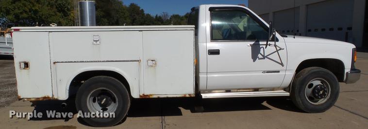 image for item BZ9866 1999 Chevrolet 3500 pickup truck