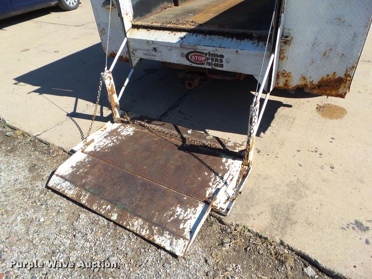 image for item BZ9866 1999 Chevrolet 3500 pickup truck