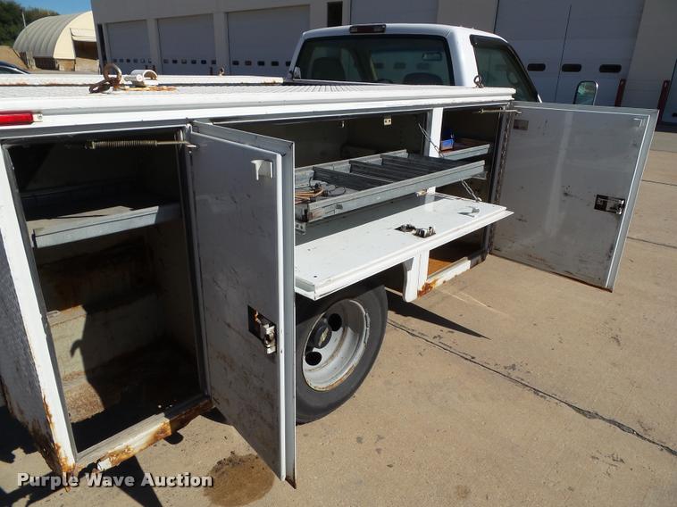 image for item BZ9866 1999 Chevrolet 3500 pickup truck