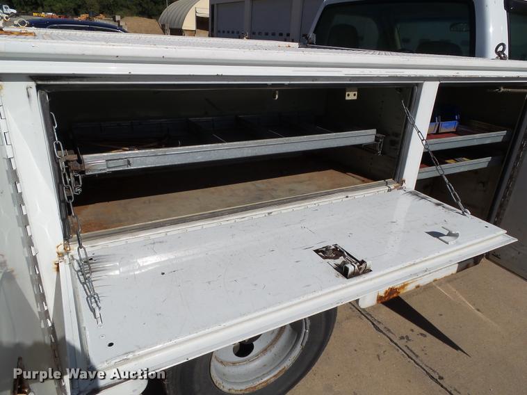 image for item BZ9866 1999 Chevrolet 3500 pickup truck