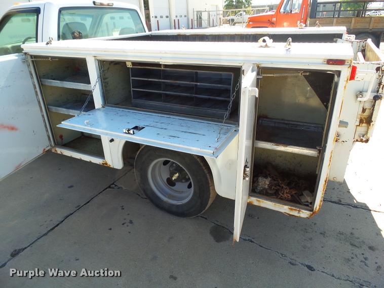 image for item BZ9866 1999 Chevrolet 3500 pickup truck