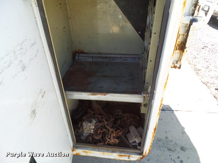 image for item BZ9866 1999 Chevrolet 3500 pickup truck