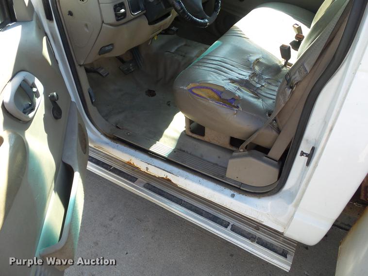 image for item BZ9866 1999 Chevrolet 3500 pickup truck