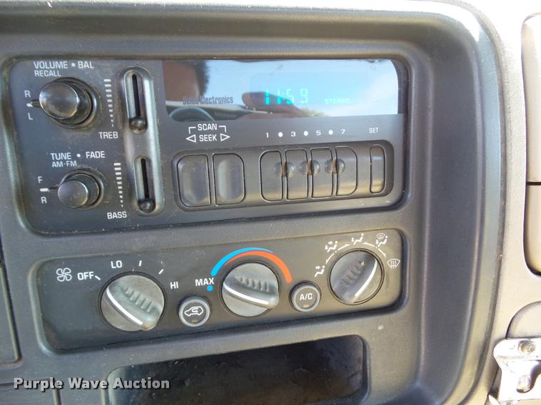 image for item BZ9866 1999 Chevrolet 3500 pickup truck