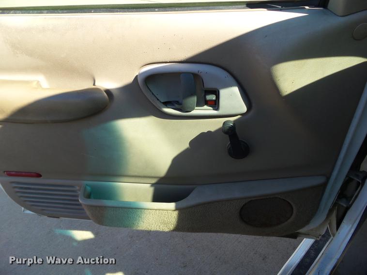 image for item BZ9866 1999 Chevrolet 3500 pickup truck