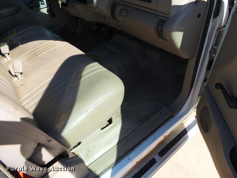 image for item BZ9866 1999 Chevrolet 3500 pickup truck