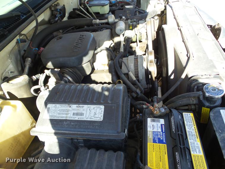 image for item BZ9866 1999 Chevrolet 3500 pickup truck