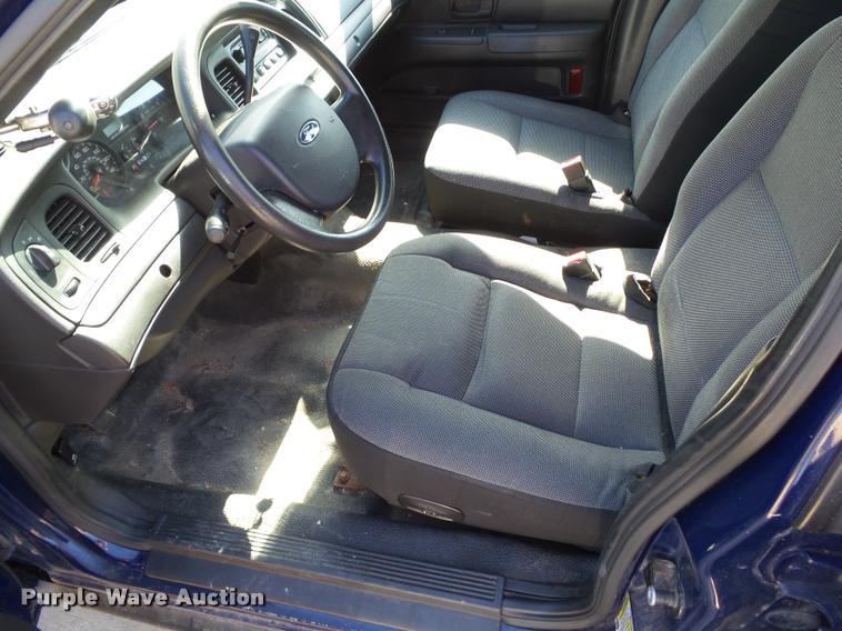 image for item BZ9867 2006 Ford Crown Victoria Police Interceptor