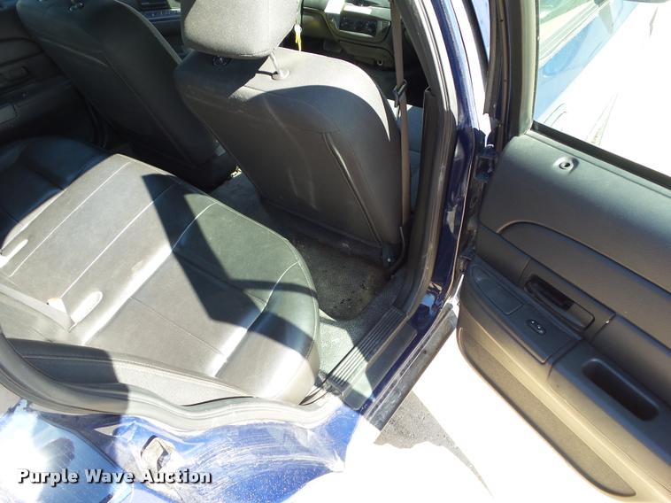 image for item BZ9867 2006 Ford Crown Victoria Police Interceptor