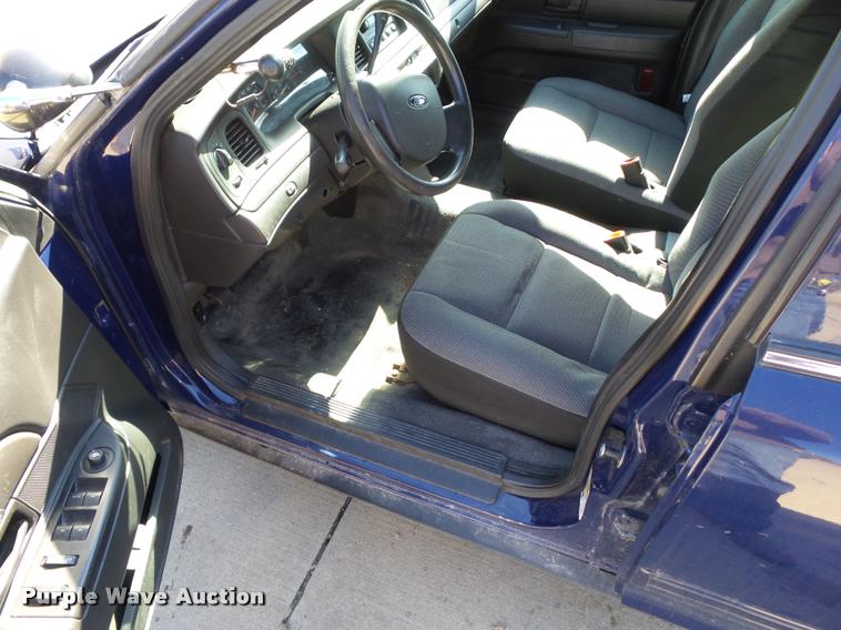 image for item BZ9868 2011 Ford Crown Victoria Police Interceptor